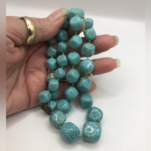 Vintage Turquoise Dyed Howlite Beaded Necklace - Picture 7 of 7